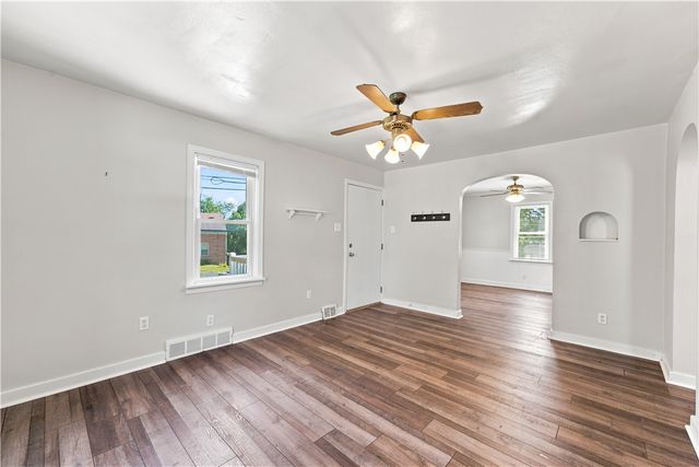 97 1st St, Ross Twp, PA 15229