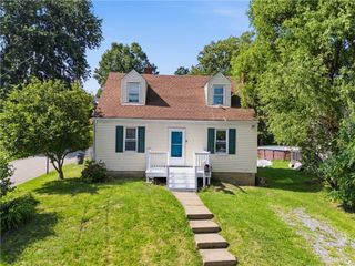 97 1st St, Ross Twp, PA 15229