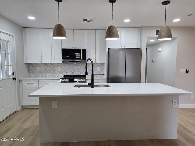 444 E 10TH Avenue, Mesa, AZ 85204