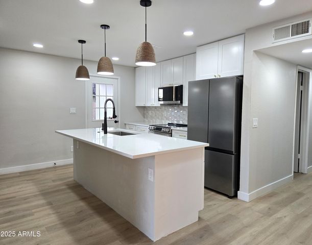 444 E 10TH Avenue, Mesa, AZ 85204