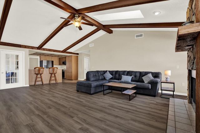 401 RUNNING HORSE ROAD, Seffner, FL 33584