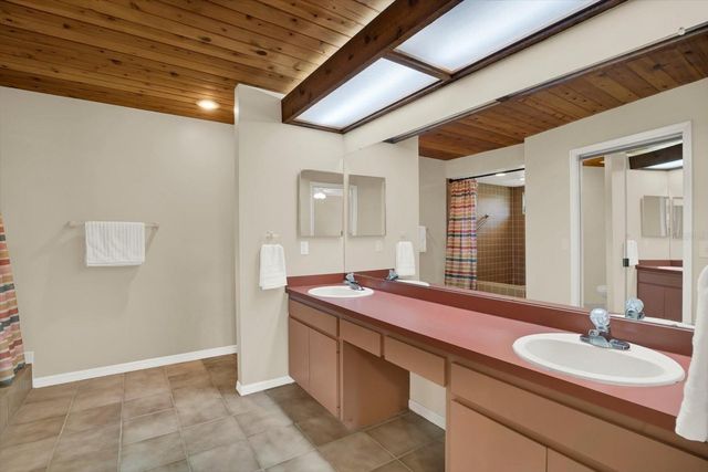 401 RUNNING HORSE ROAD, Seffner, FL 33584