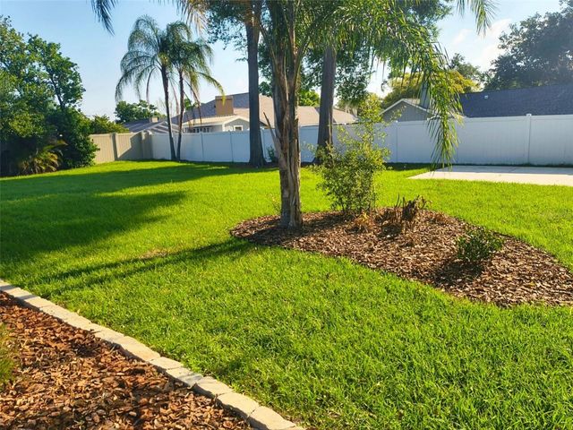 401 RUNNING HORSE ROAD, Seffner, FL 33584