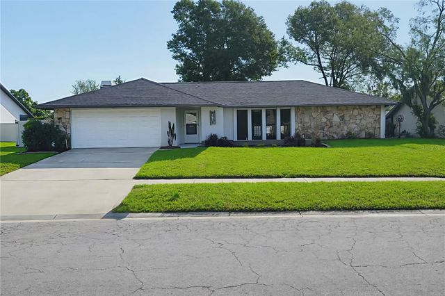 401 RUNNING HORSE ROAD, Seffner, FL 33584