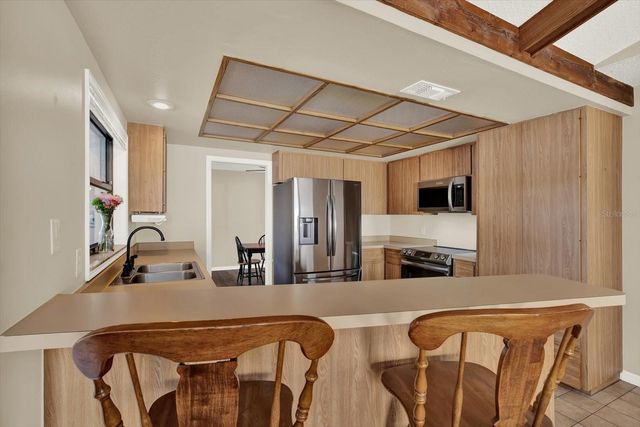 401 RUNNING HORSE ROAD, Seffner, FL 33584