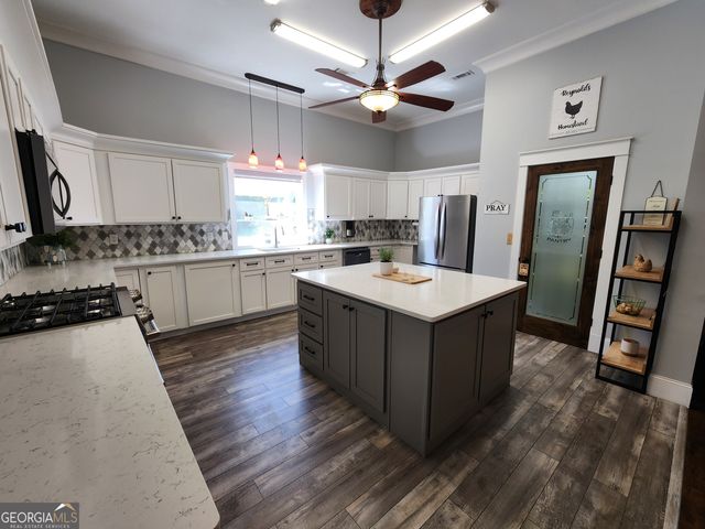 9800 Deepstep Road, Sandersville, GA 31082