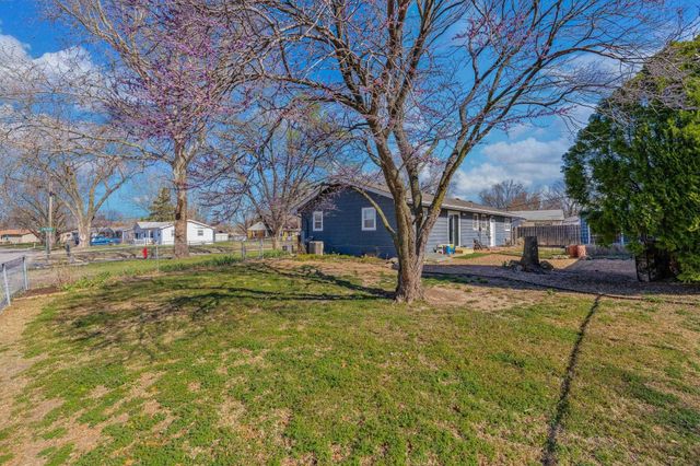 6400 N Longmont, Park City, KS 67219