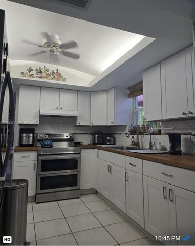 2321 N 57th Ave, Hollywood, FL 33021