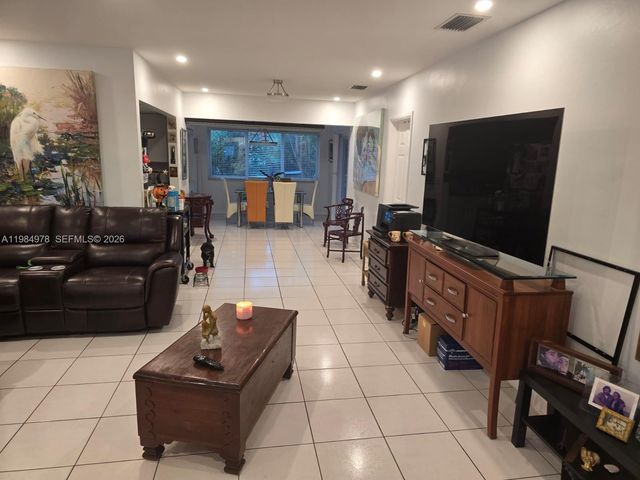 2321 N 57th Ave, Hollywood, FL 33021