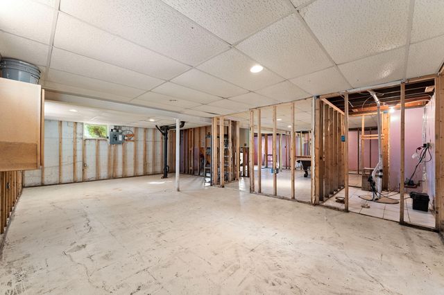 5600 Grant Street, Merrillville, IN 46410