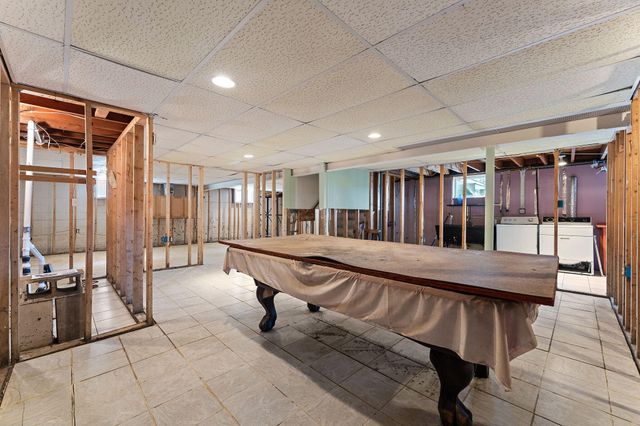 5600 Grant Street, Merrillville, IN 46410
