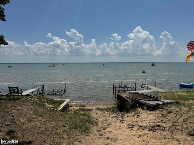 9600 Point Charities Avenue, Sand Point, MI 48755