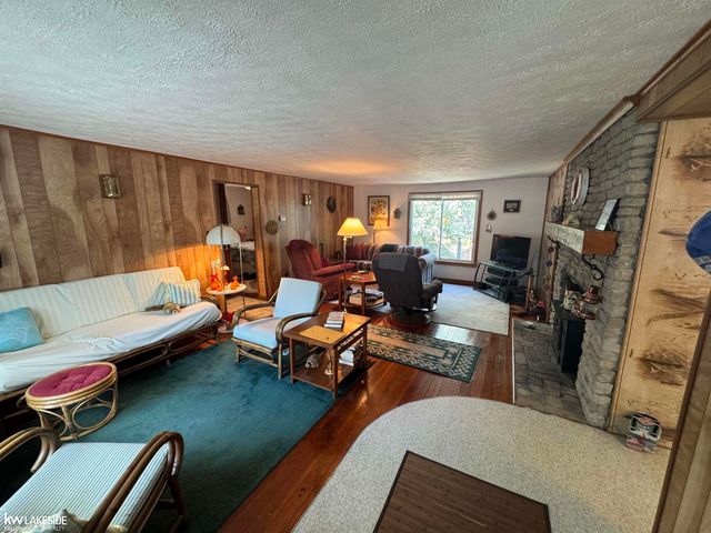 9600 Point Charities Avenue, Sand Point, MI 48755