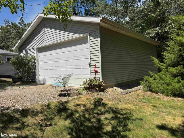 9600 Point Charities Avenue, Sand Point, MI 48755