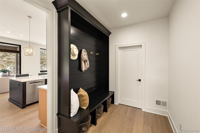 66893 Meadowlands Court, Washington Township, MI 48095