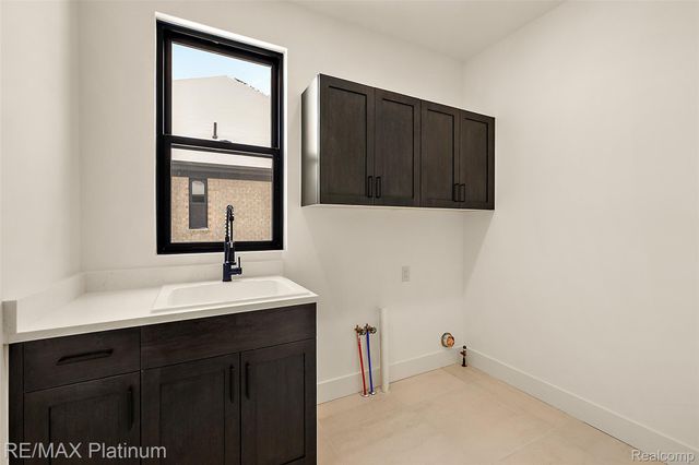 66893 Meadowlands Court, Washington Township, MI 48095