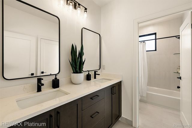 66893 Meadowlands Court, Washington Township, MI 48095