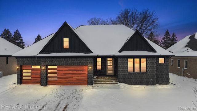 66893 Meadowlands Court, Washington Township, MI 48095