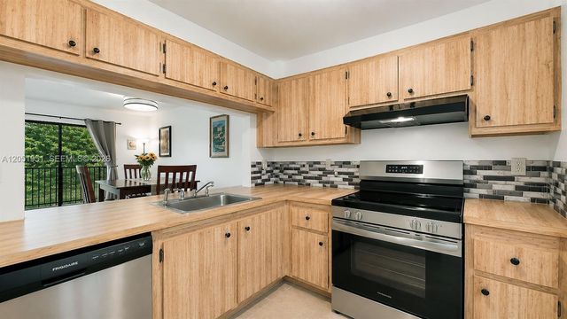 15701 W Waterside Circle 205, Sunrise, FL 33326