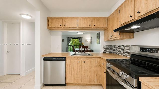 15701 W Waterside Circle 205, Sunrise, FL 33326