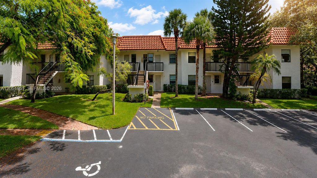 15701 W Waterside Circle 205, Sunrise, FL 33326