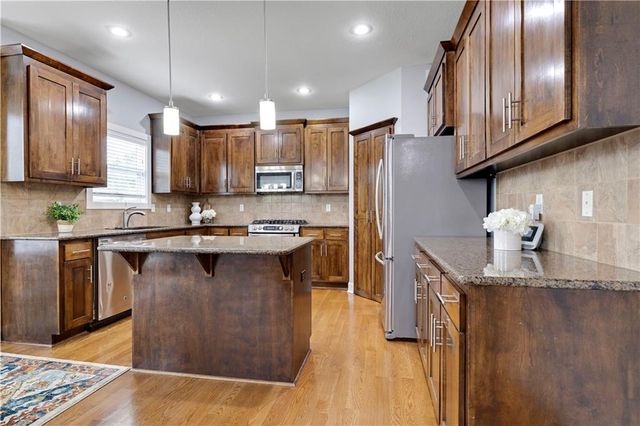 17285 S Conley Street, Olathe, KS 66062