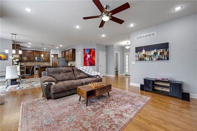 17285 S Conley Street, Olathe, KS 66062