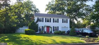 5 HIGHLAND DR, Barnegat, NJ 08005