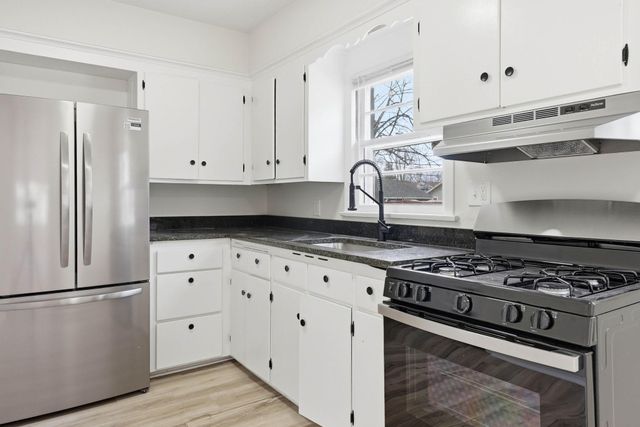 3722 Queen Avenue N, Minneapolis, MN 55412