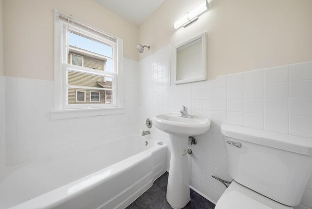 3722 Queen Avenue N, Minneapolis, MN 55412