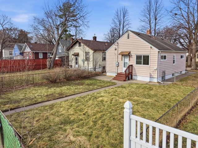 3722 Queen Avenue N, Minneapolis, MN 55412