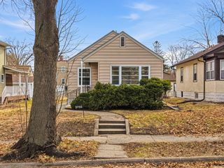 3722 Queen Avenue N, Minneapolis, MN 55412