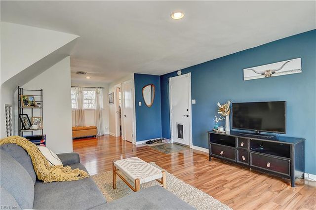 3713 Virginius DR, Virginia Beach, VA 23452
