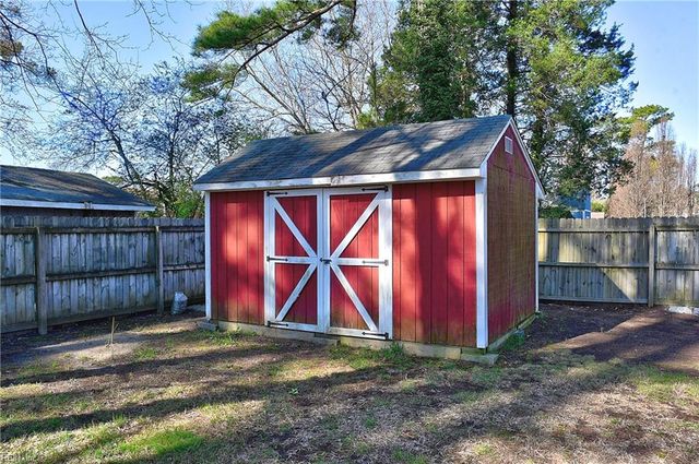 3713 Virginius DR, Virginia Beach, VA 23452