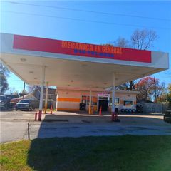 9305 E US Hwy 40 Highway, Independence, MO 64055
