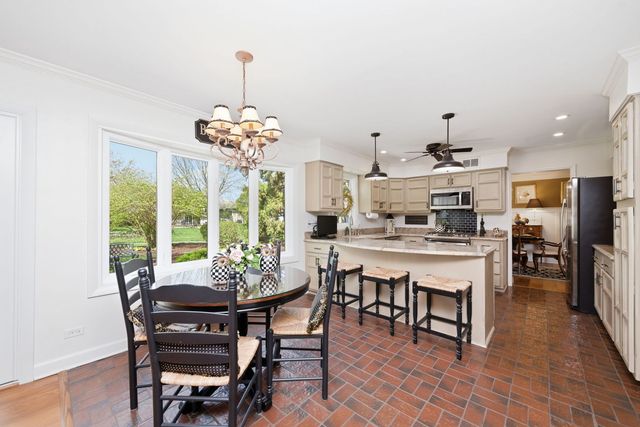 6662 Breckenridge Road, Lisle, IL 60532