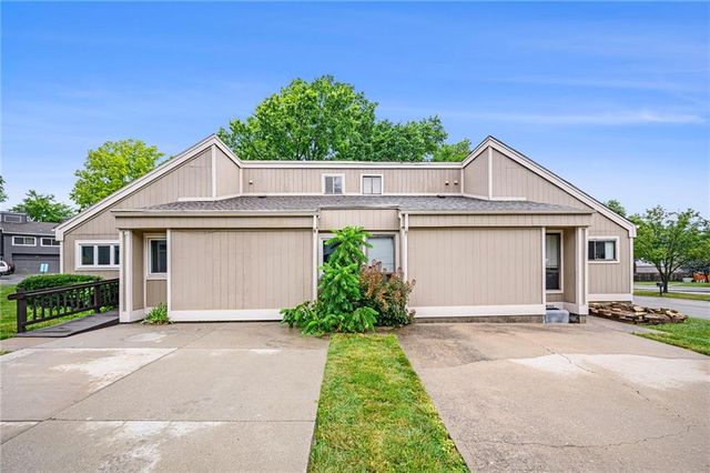 6610 Halsey Street, Shawnee, KS 66216