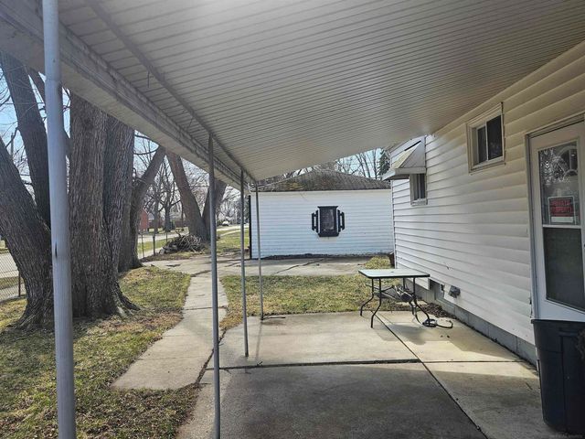 23336 Allor Street, Saint Clair Shores, MI 48082