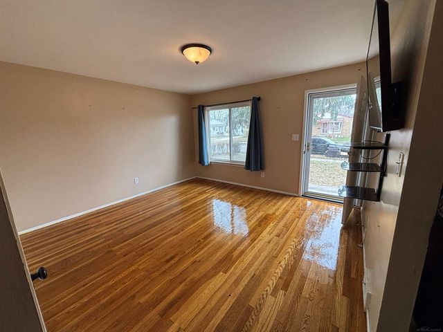 23336 Allor Street, Saint Clair Shores, MI 48082