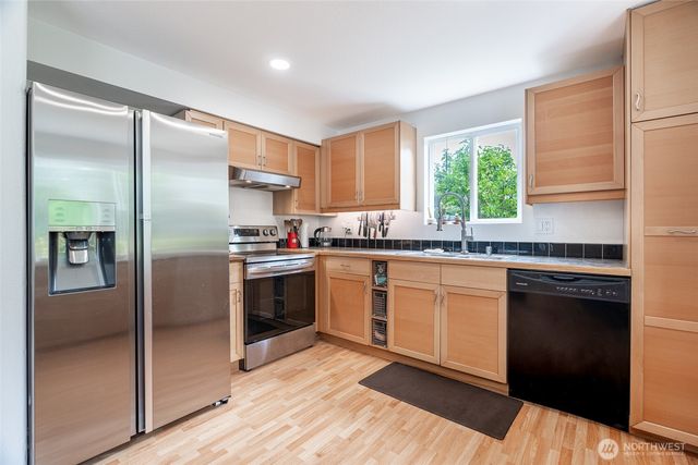 7318 E Raintree Lane, Port Orchard, WA 98366