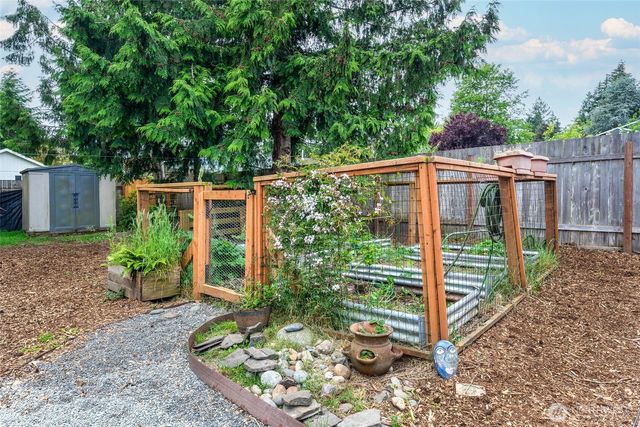 7318 E Raintree Lane, Port Orchard, WA 98366