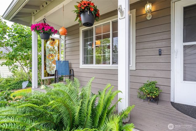 7318 E Raintree Lane, Port Orchard, WA 98366