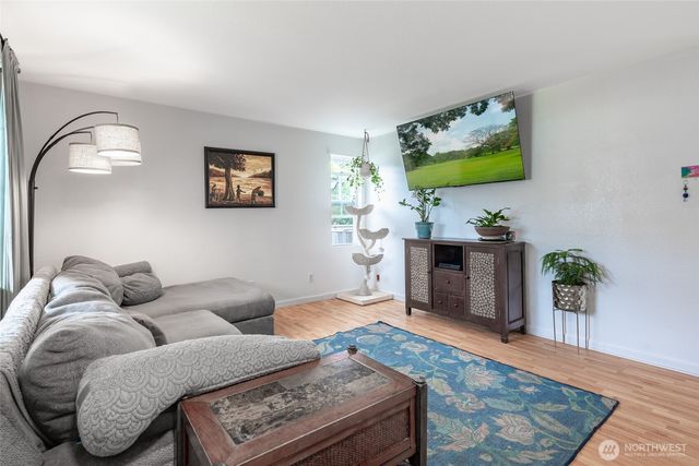 7318 E Raintree Lane, Port Orchard, WA 98366