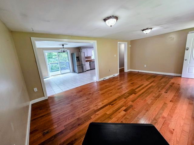 270 Stafford Road, Monson, MA 01057