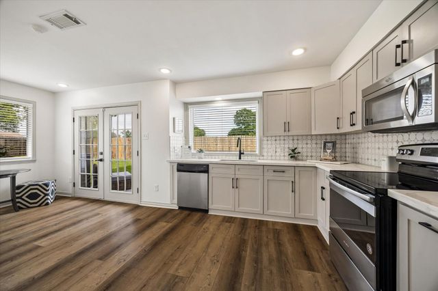 9203 Belle Park Drive, Houston, TX 77099