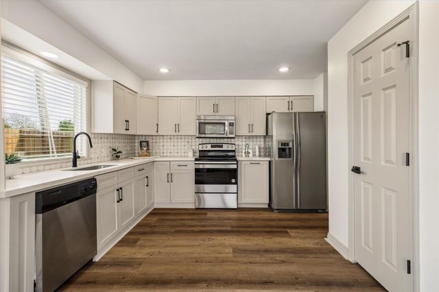 9203 Belle Park Drive, Houston, TX 77099