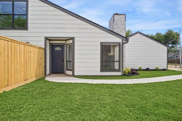 9203 Belle Park Drive, Houston, TX 77099