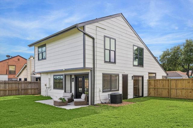 9203 Belle Park Drive, Houston, TX 77099