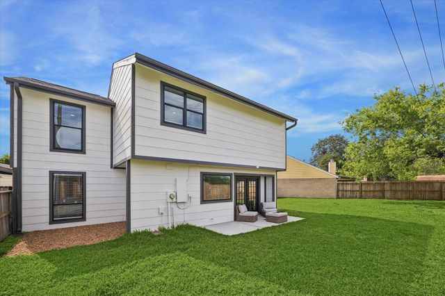 9203 Belle Park Drive, Houston, TX 77099