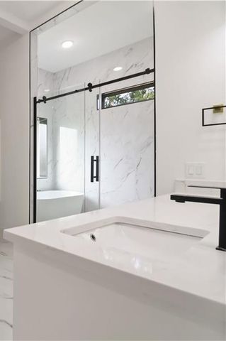 1905 NE Chaucer Street, Bentonville, AR 72712